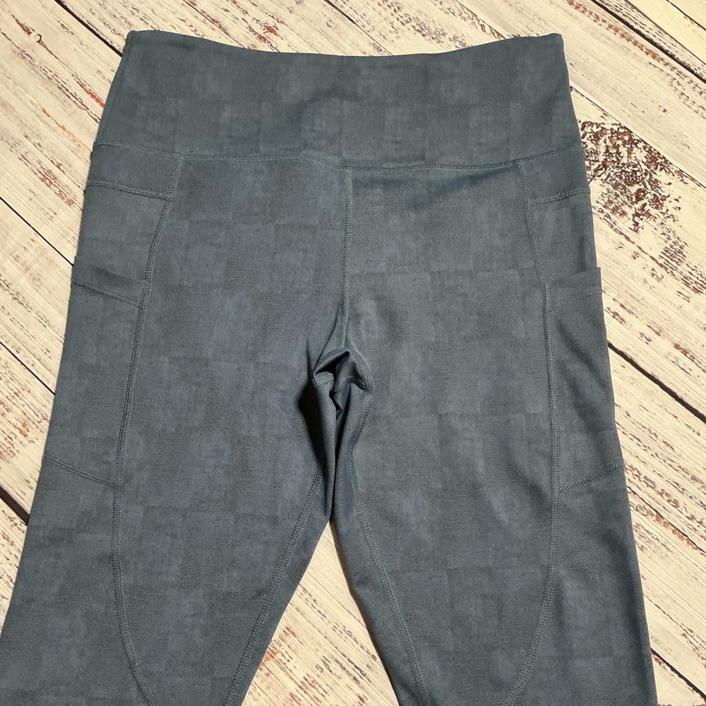 ZYIA Active Leggings. Size L/XL. - Picture 3 of 9